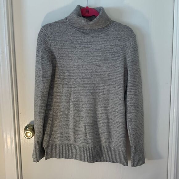 J. Crew Sweaters - J. Crew merchandise EUC gray turtleneck sweater Size small